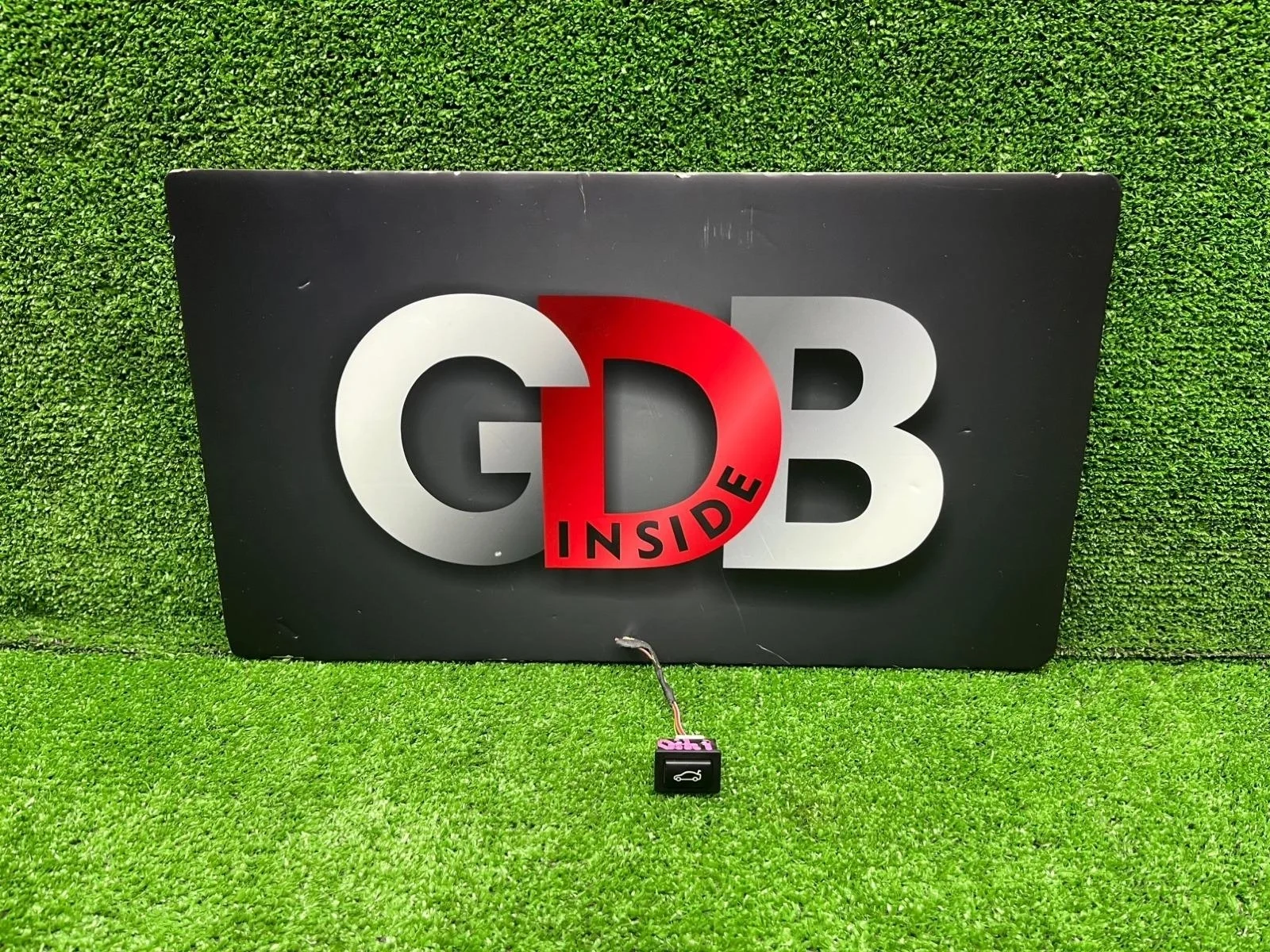 Кнопка открывания багажника Bmw 5 Series 26.11.2010 61319200316 F11 N52B25AF