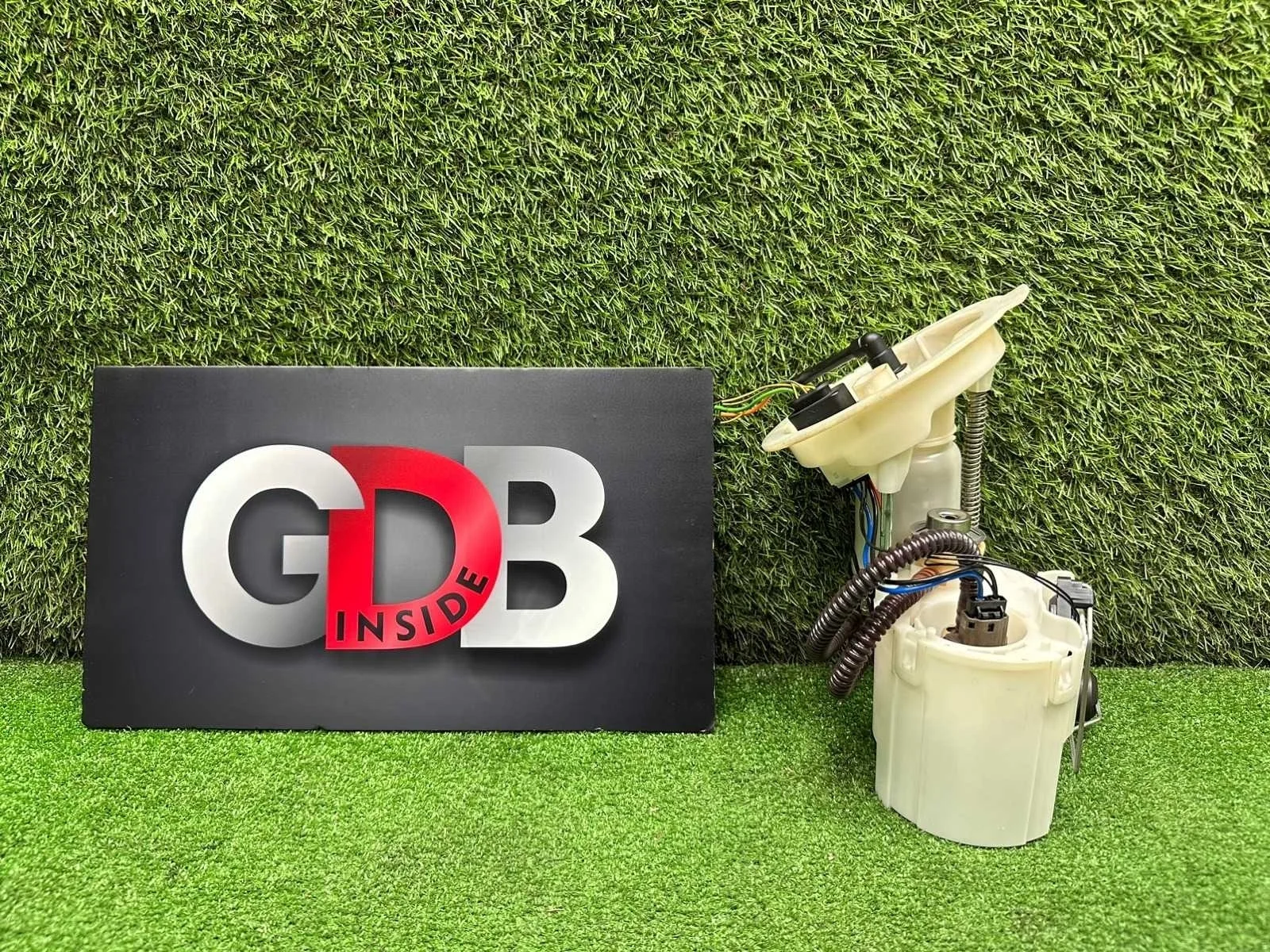 Топливная станция с насосом Bmw 3 Series 01.02.2013 16117243975 F30 N55B30A