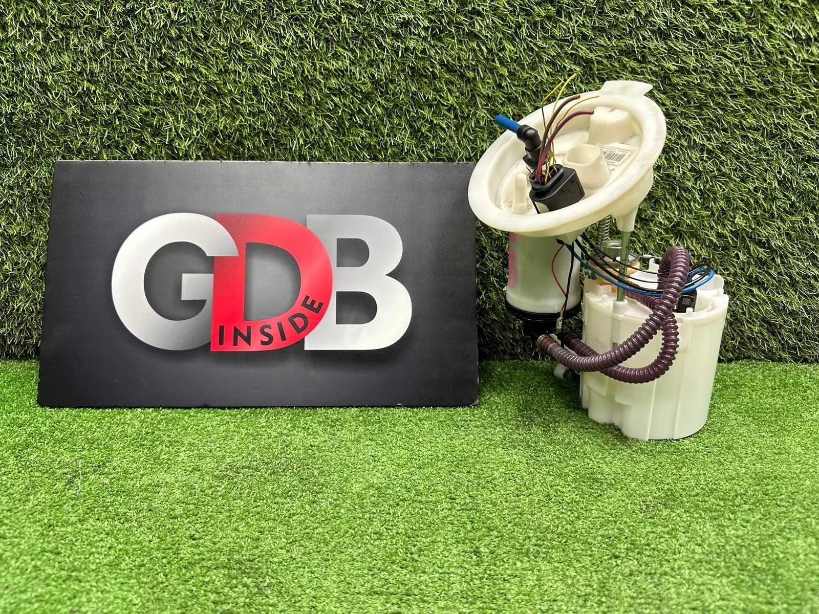 Топливная станция с насосом Bmw 1 Series 25.10.2014 16117243974 F20 N13B16A