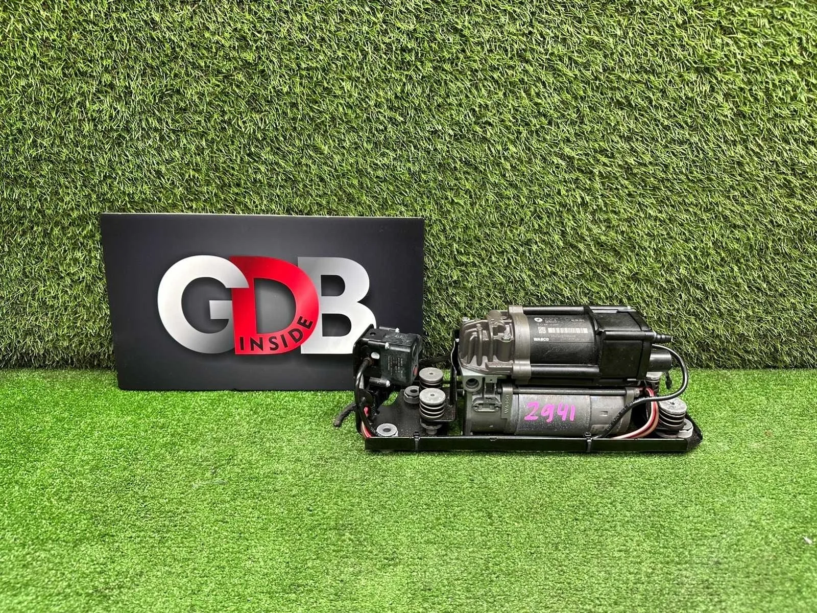 Компрессор подвески BMW 7 series 10.08.2012 37206875176 F01 N55B30A