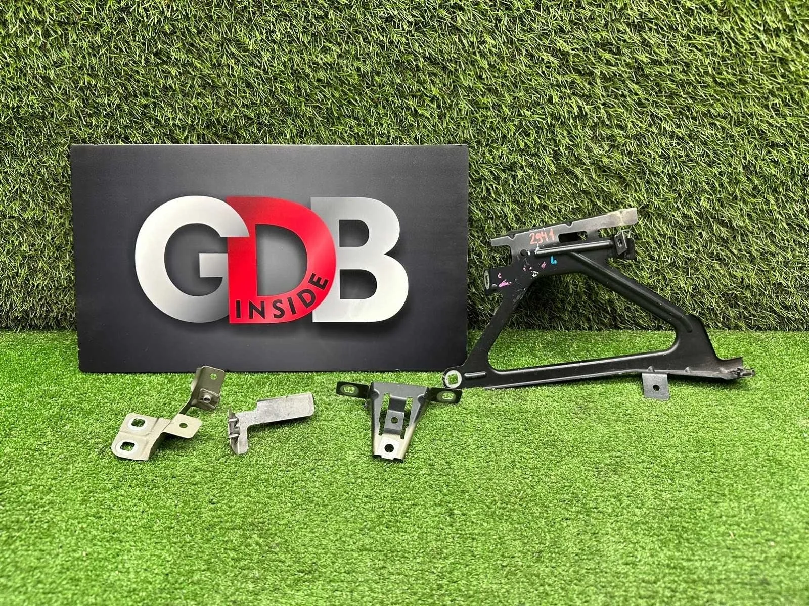 Кронштейн крыла Bmw 7 Series 10.08.2012 41357207185 F01 N55B30A, передний левый