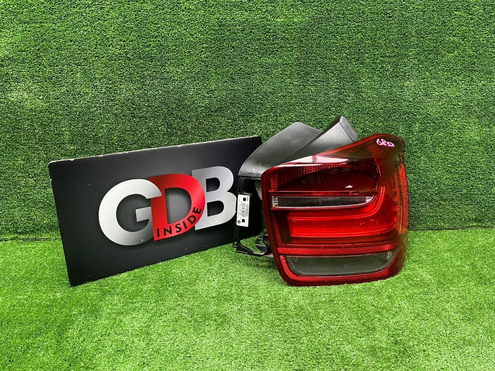 Фонарь BMW 1 series 28.04.2012 63217241544 F20 N13B16A, задний правый