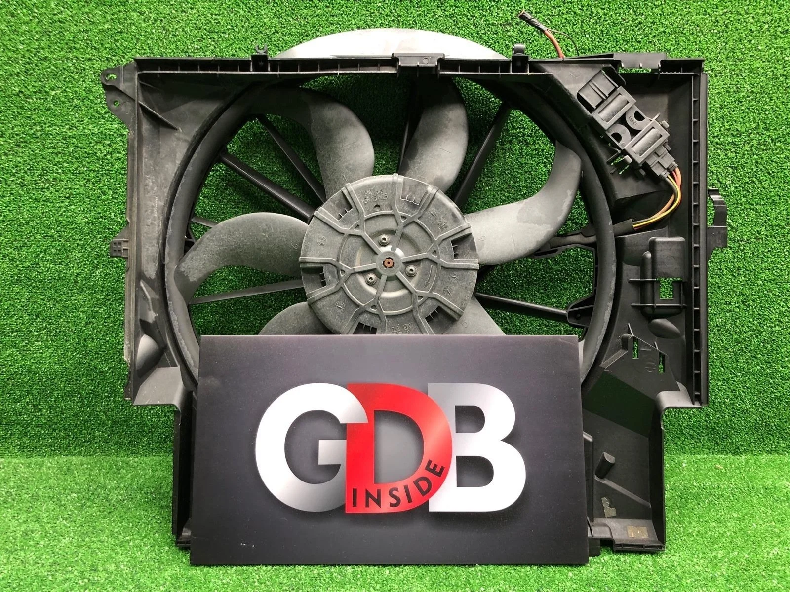 Вентилятор радиатора Bmw X1 25.10.2011 17427545366 E84 N20B20A