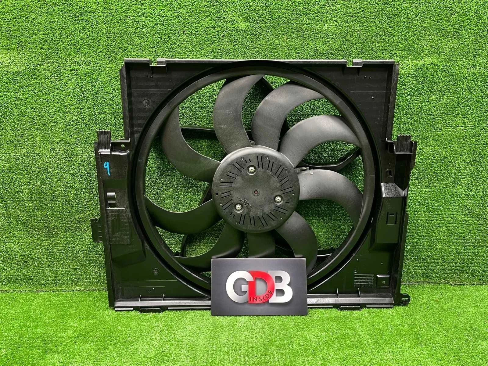 Вентилятор радиатора Bmw 1 Series 25.10.2014 17428641963 F20 N13B16A