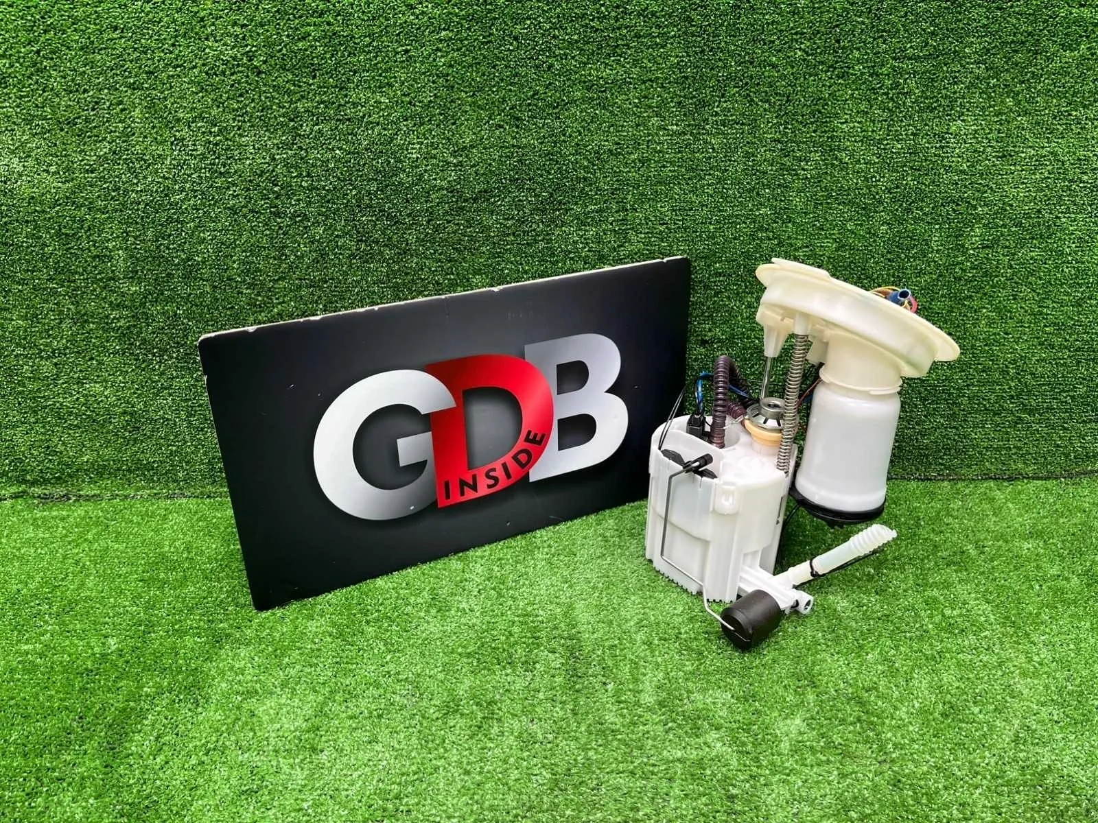 Топливная станция с насосом Bmw 1 Series 18.05.2015 16117243974 F20 N13B16A