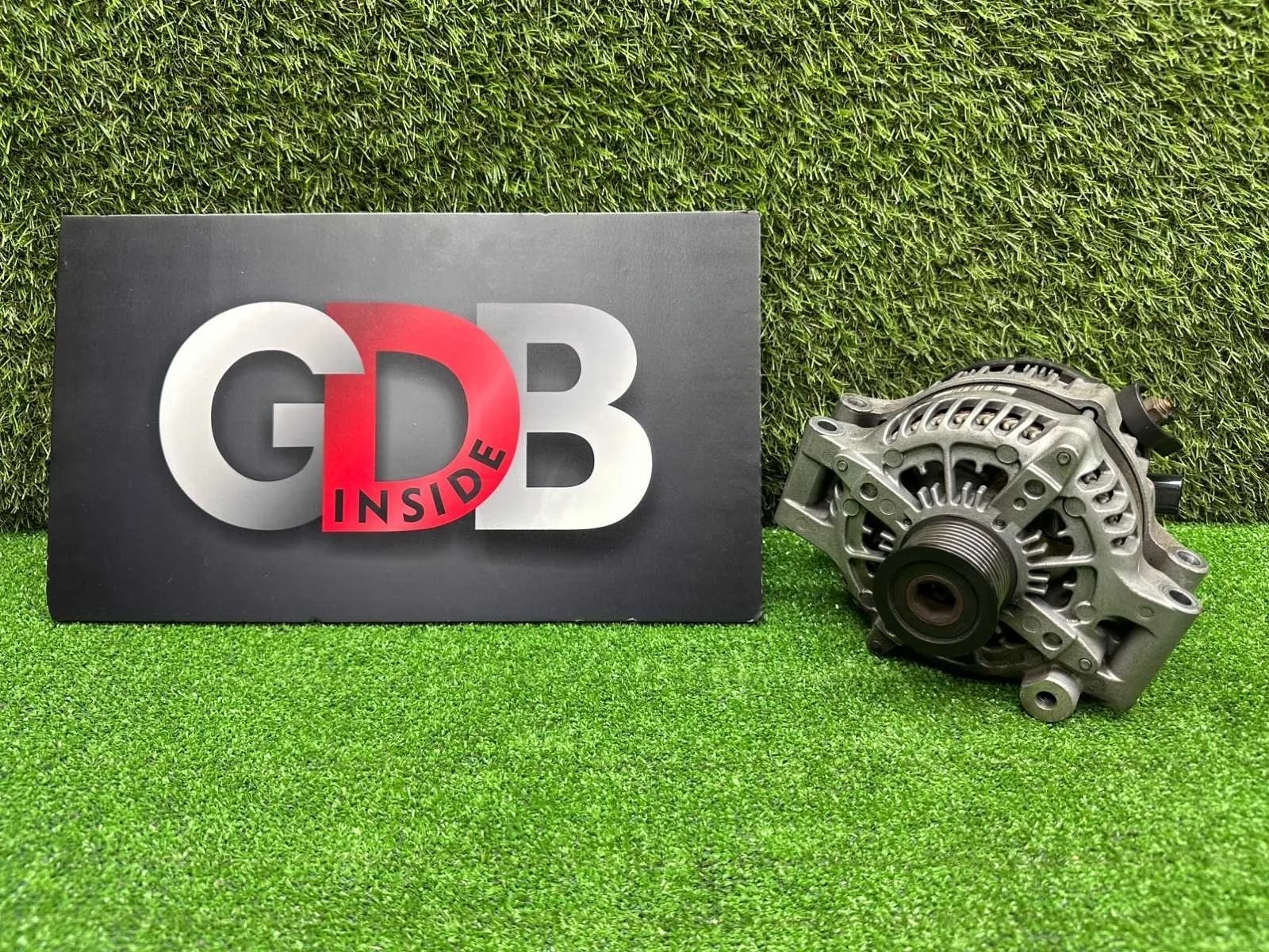 Генератор BMW 5 series 2011 12317591268 F11 N52B25AF