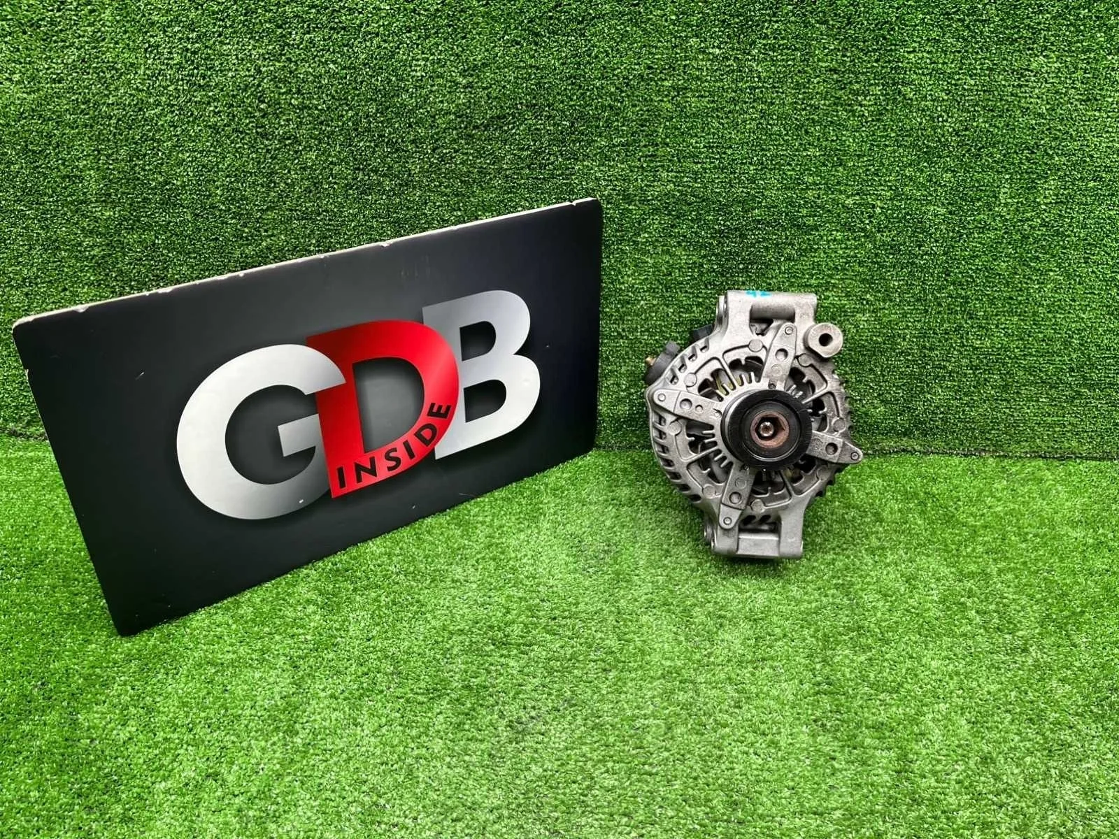 Генератор BMW 5 series 2011 12317591268 F11 N52B25AF