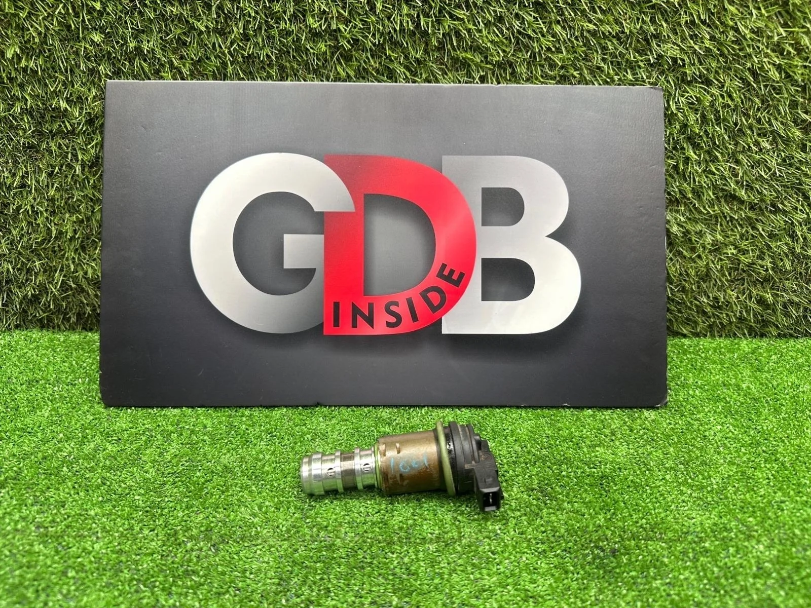 Клапан электромагнитный изменения фаз ГРМ BMW 7 series 2007 11367560462 E65 N62B40A