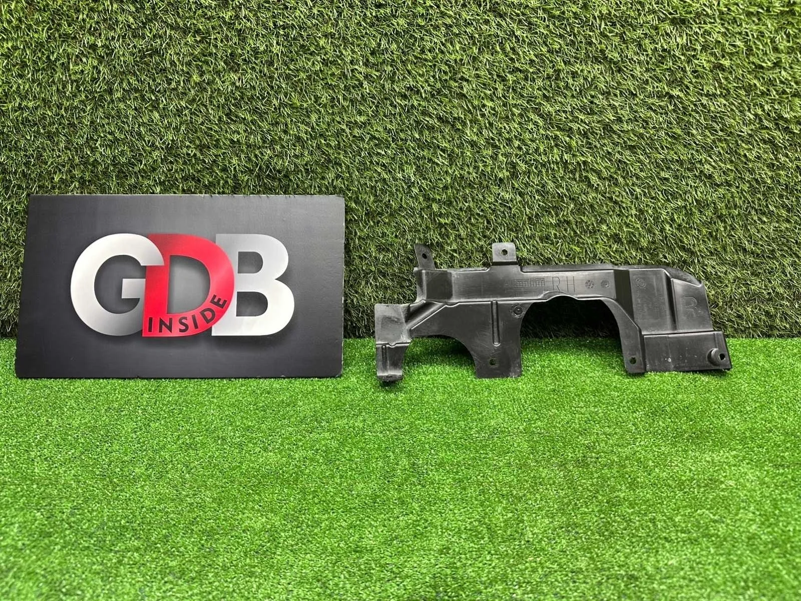 Пыльник рулевой рейки BMW X5 2010 51757160238 E70 N55B30A, правый