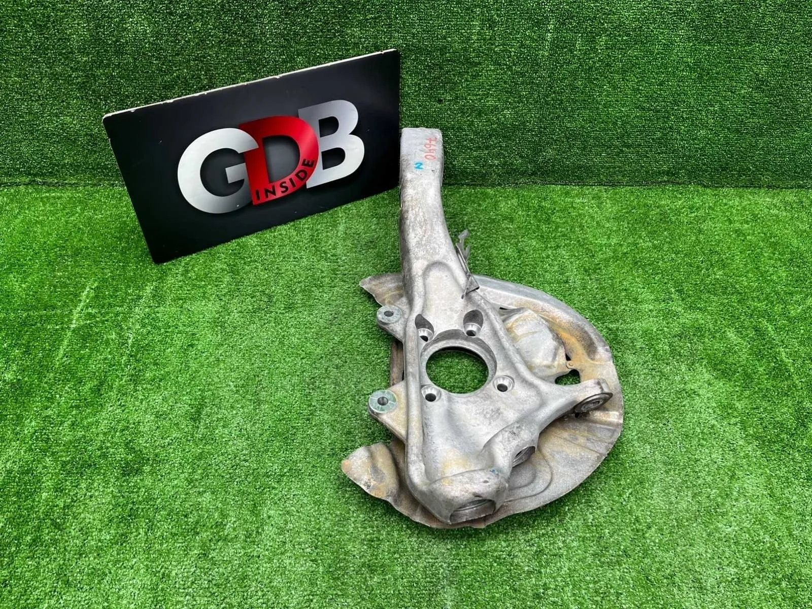 Кулак поворотный Bmw X5 2010 31216869869 E70 N55B30A, передний левый