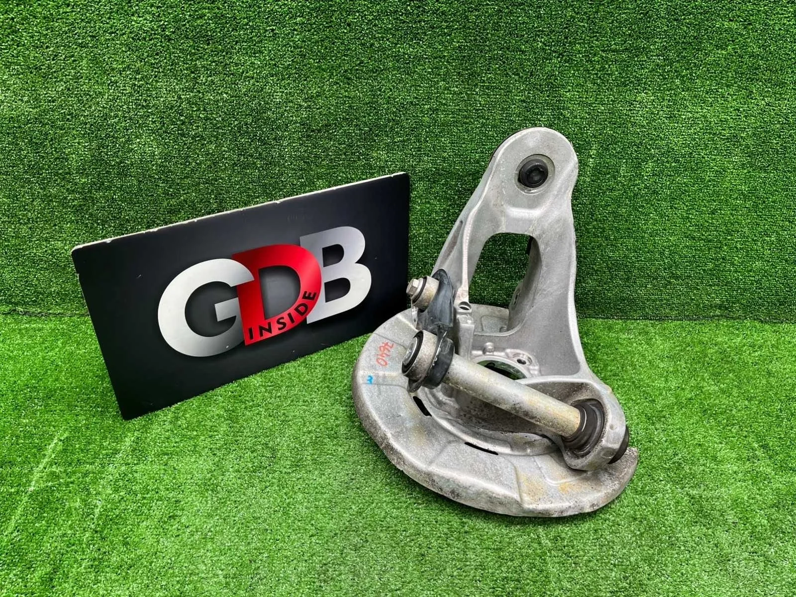 Кулак поворотный BMW X5 2010 33326879102 E70 N55B30A, задний правый