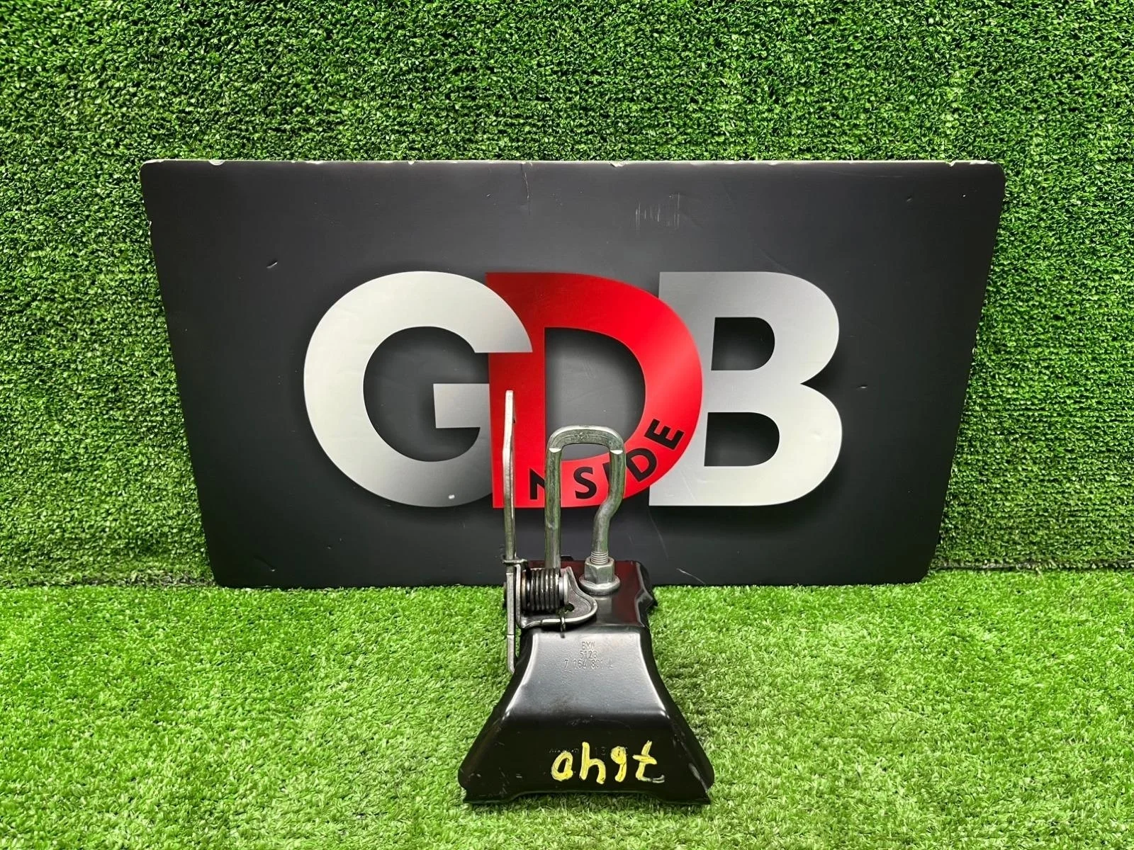 Скоба замка капота BMW X5 2010 51237164801 E70 N55B30A, передняя левая