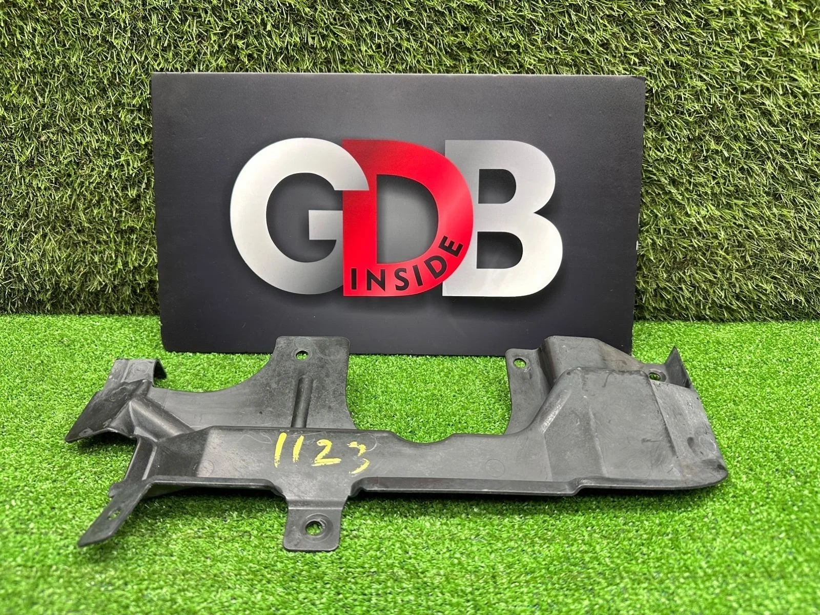 Пыльник рулевой рейки BMW X5 2010 51757160238 E70 N55B30A, правый