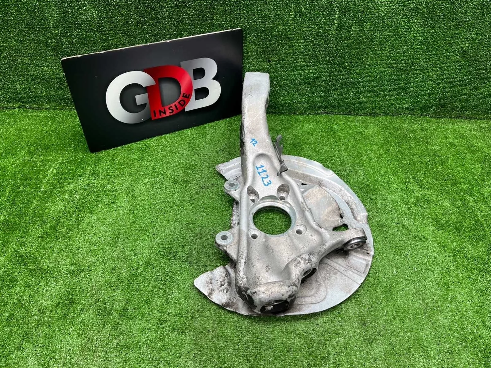 Кулак поворотный Bmw X5 2010 31216869869 E70 N55B30A, передний левый