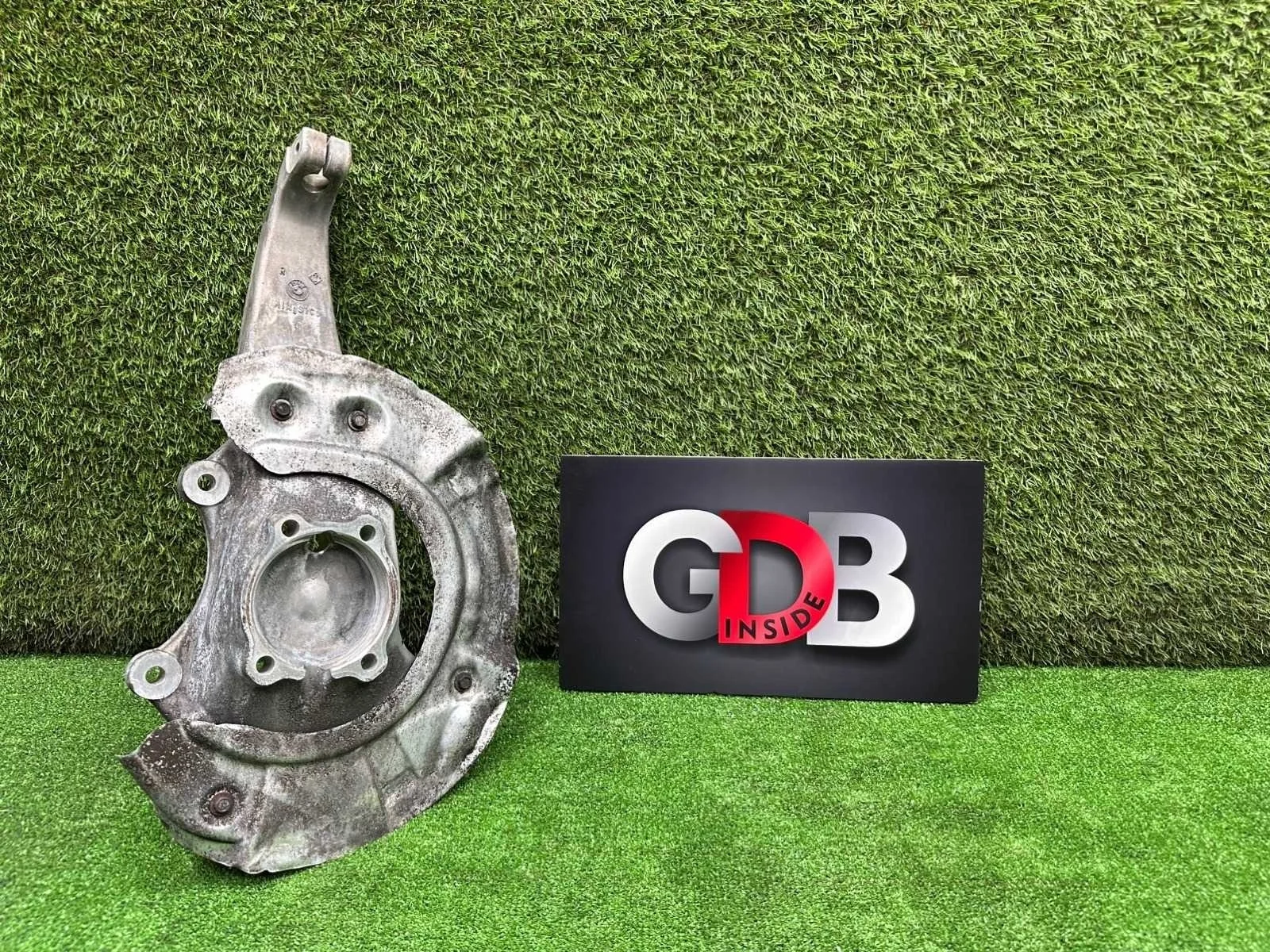 Кулак поворотный Bmw 5 Series 2011 31216775770 F11 N52B25AF, передний правый