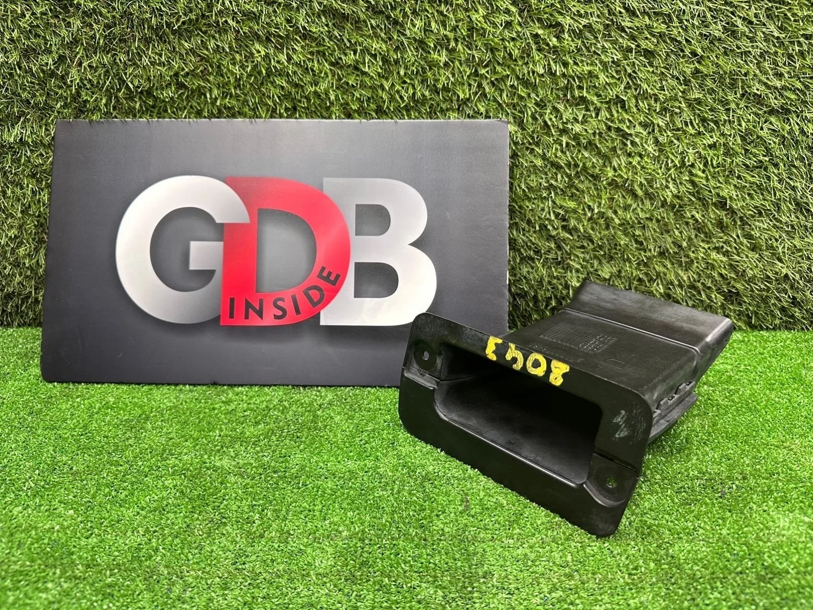 Воздуховод охлаждения тормозов Bmw 5 Series 2011 51757185168 F11 N52B25AF, передний правый