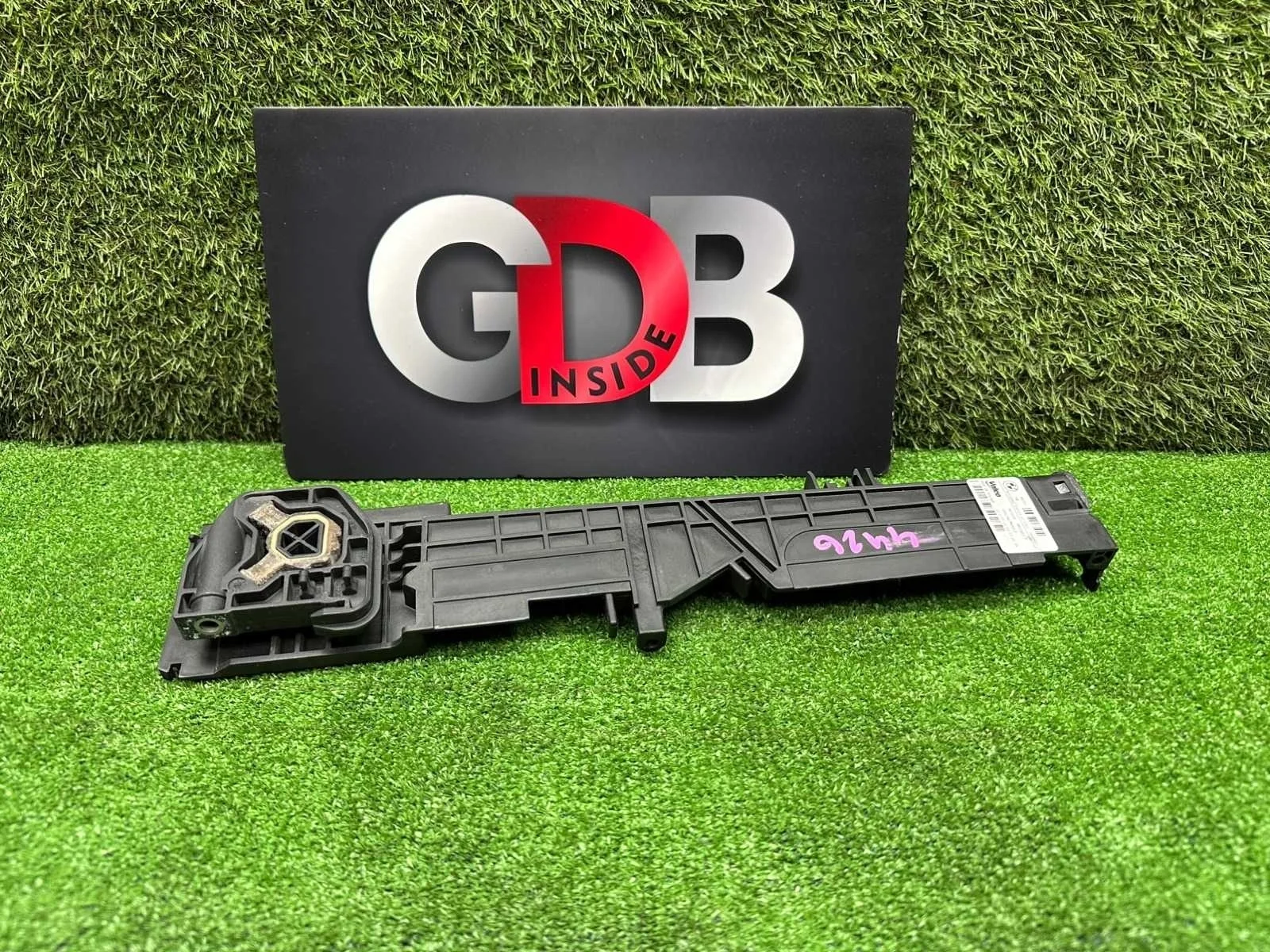 Рамка радиатора Bmw 1 Series 18.05.2015 17117600536 F20 N13B16A, левая