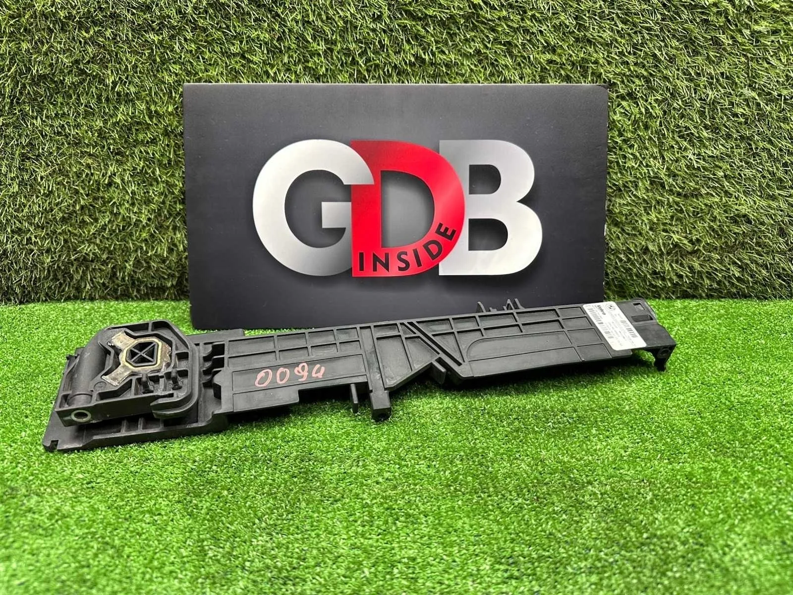 Рамка радиатора Bmw 3 Series 01.02.2013 17117600536 F30 N55B30A, левая