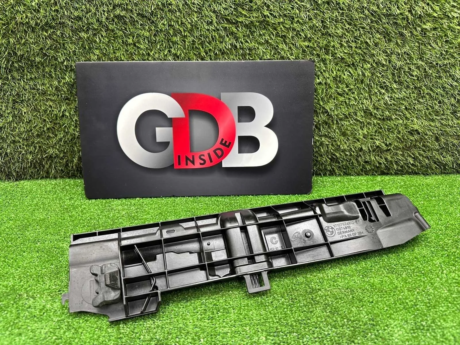 Кронштейн радиатора Bmw X1 25.10.2011 17107524912 E84 N20B20A, левый