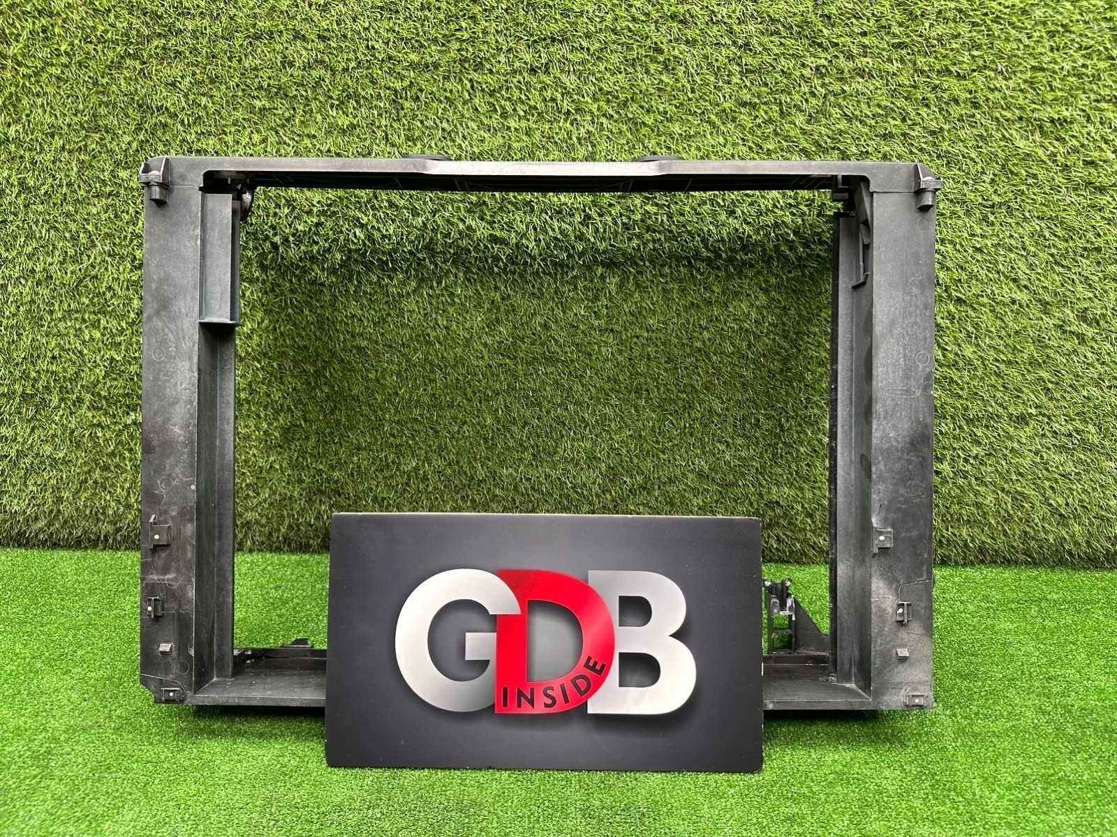 Рамка радиатора BMW 5 series 26.11.2010 17117573264 F11 N52B25AF