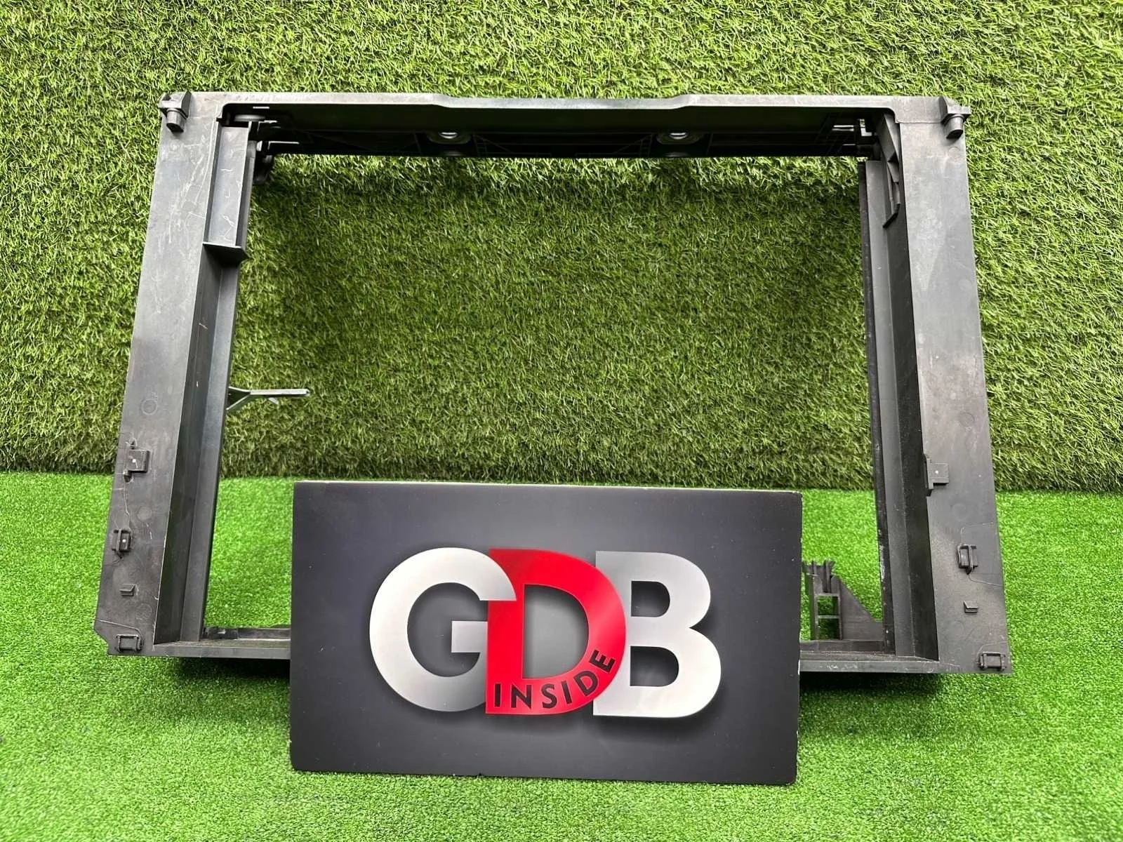 Рамка радиатора BMW 5 series 23.09.2010 17117573264 F11 N52B25AF