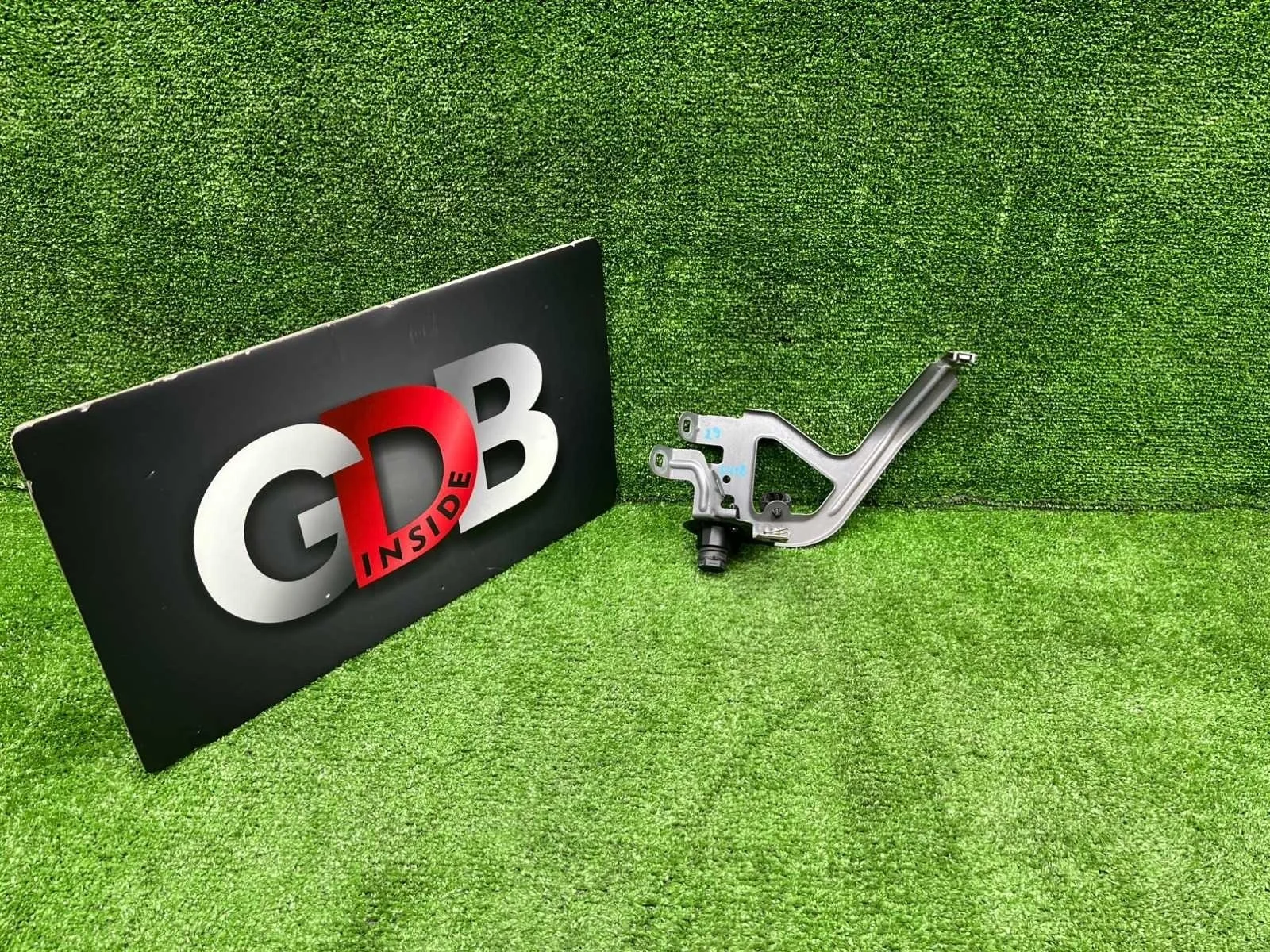 Кронштейн крыла BMW 5 series 2011 41357207210 F10 N20B20B, передний правый