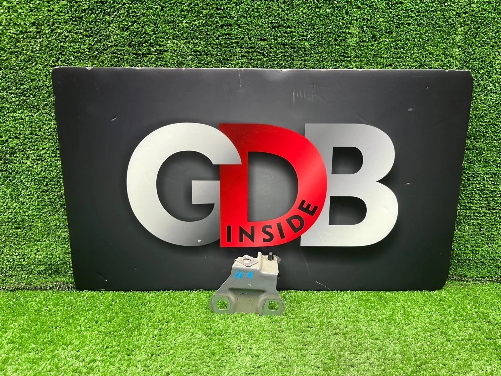 Кронштейн крыла BMW 5 series 2011 41357207204 F10 N20B20B, передний правый