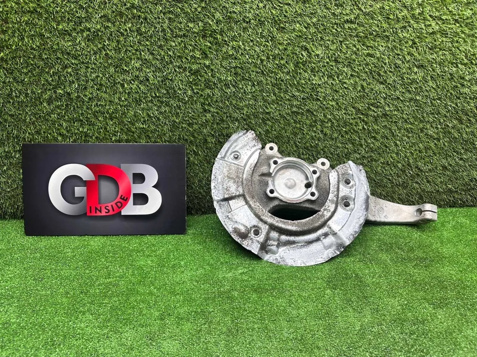 Кулак поворотный Bmw 5 Series 2011 31216775770 F11 N52B25AF, передний правый