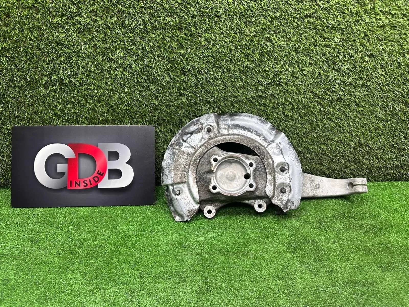 Кулак поворотный BMW 5 series 2011 31216775769 F11 N52B25AF, передний левый