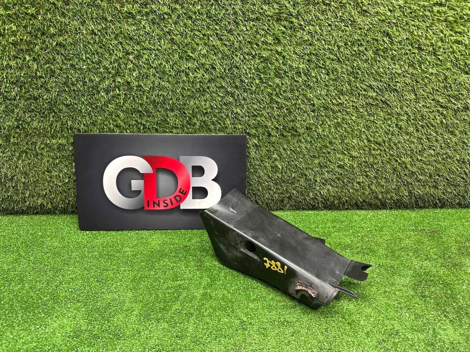 Воздуховод охлаждения тормозов BMW 5 series 2011 51747200797 F11 N52B25AF, передний левый