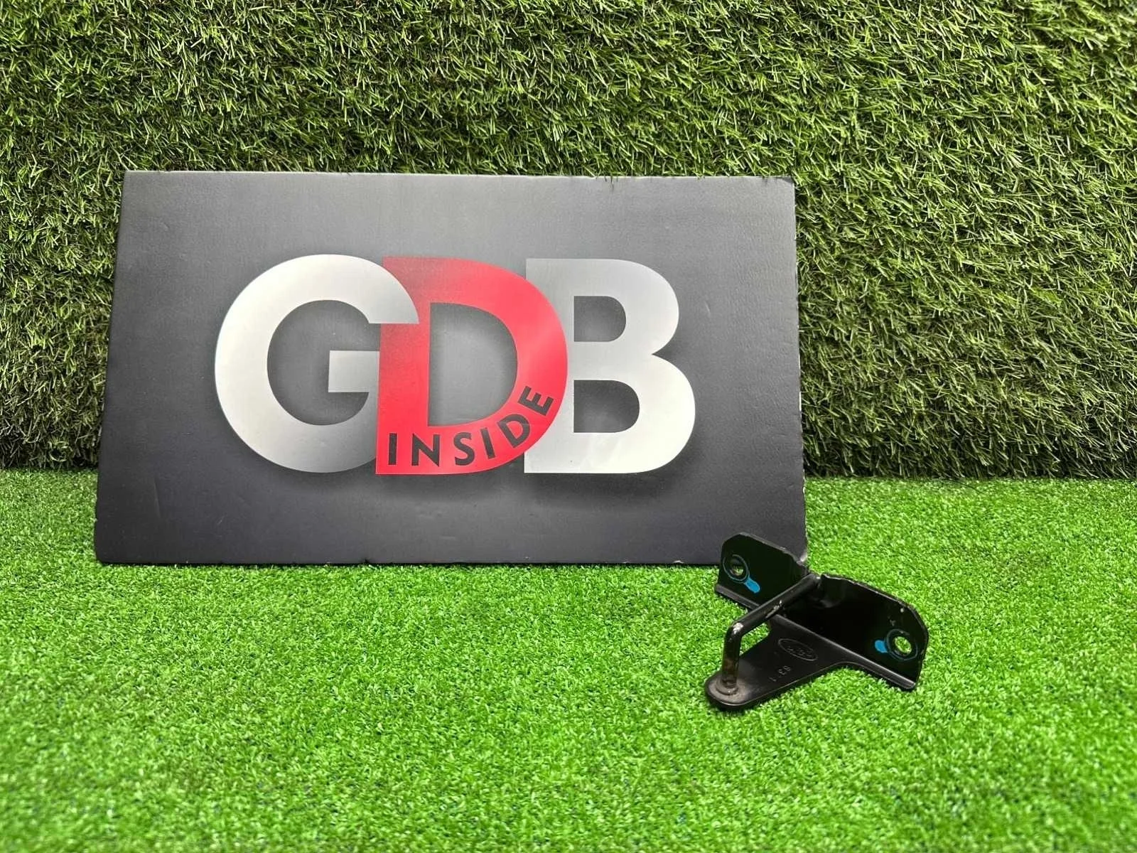 Петля капота Subaru Forester 12.04.2008 57311AG010 SH5 EJ205