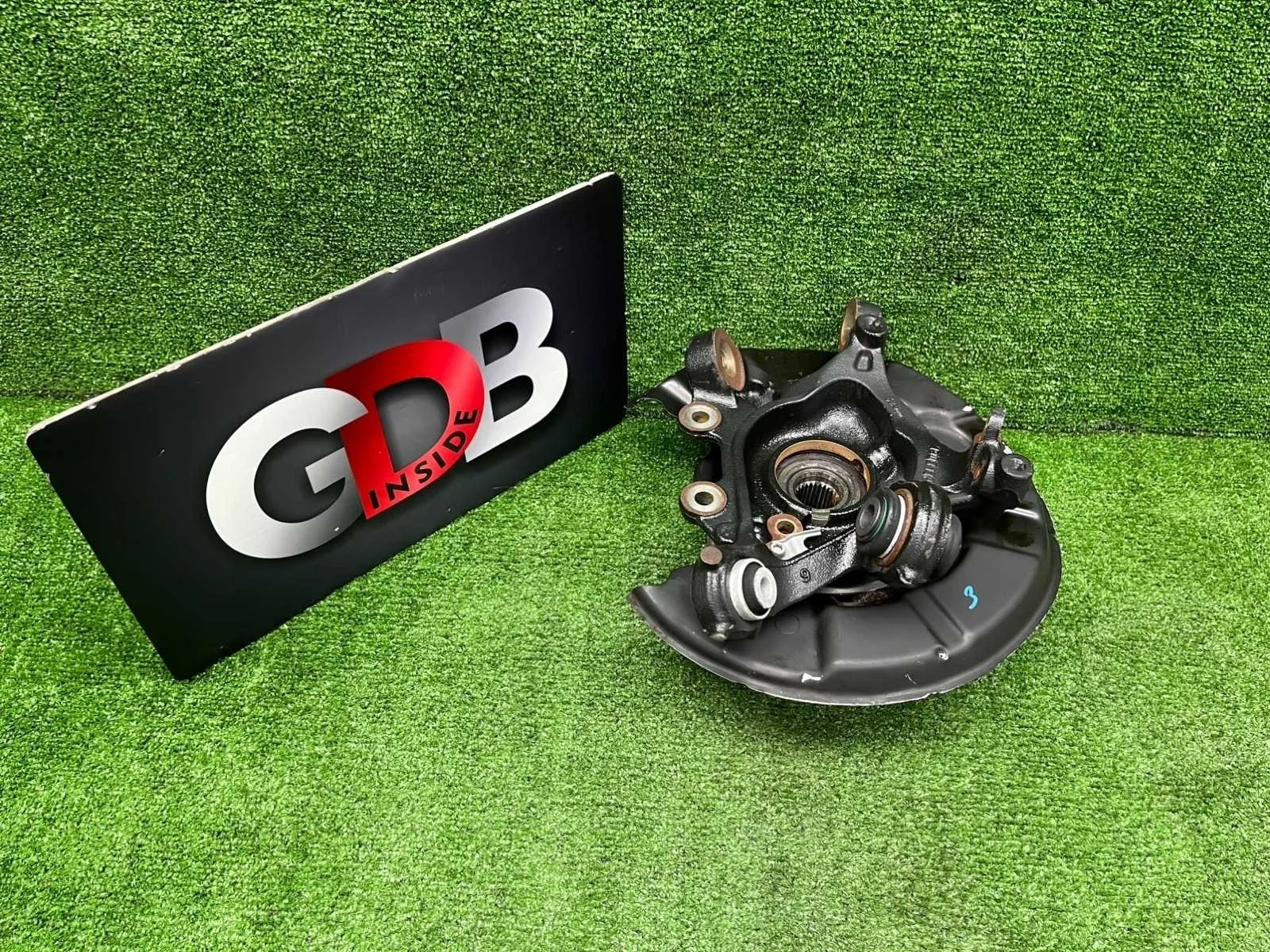 Кулак поворотный BMW 1 series 2013 33326792516 F20 N13B16A, задний правый