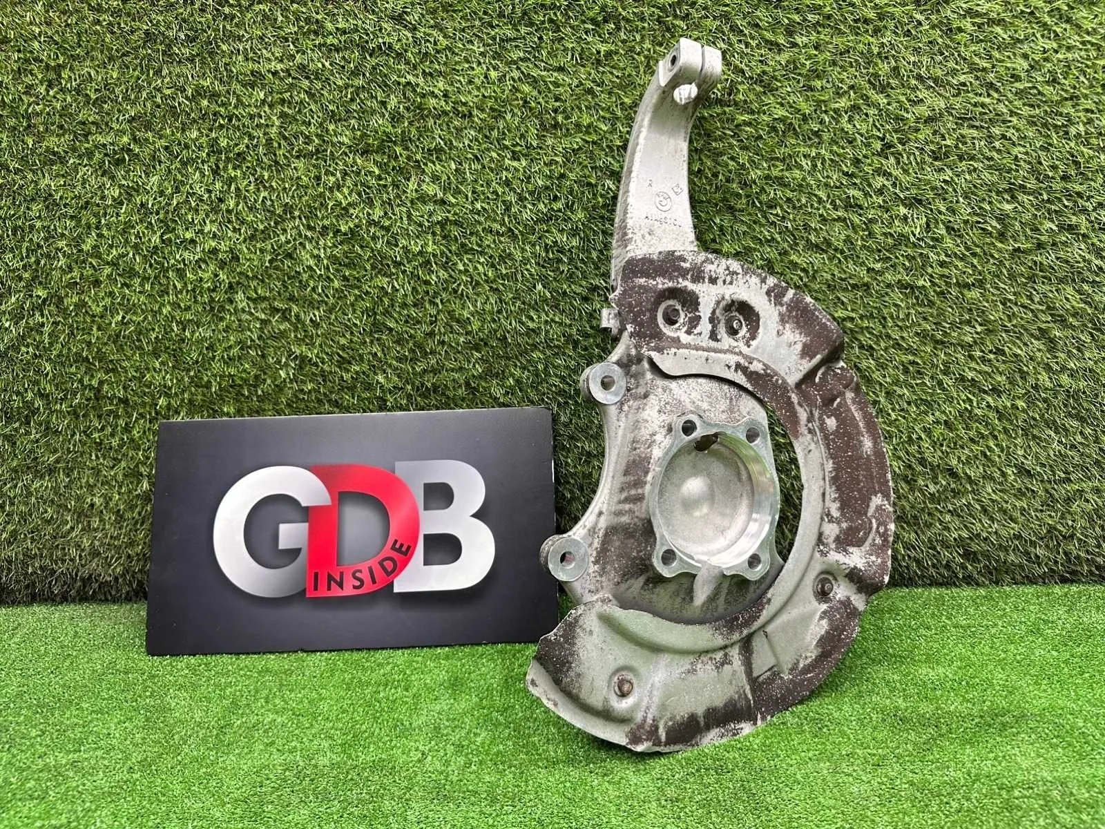 Кулак поворотный Bmw 5 Series 2011 31216775770 F11 N52B25AF, передний правый