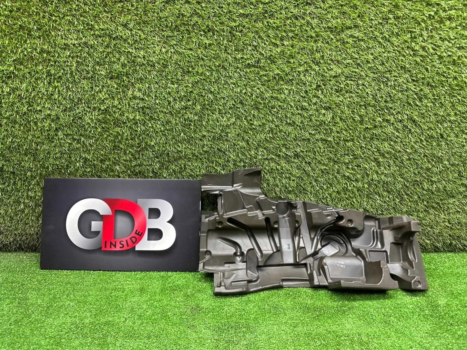 Шумоизоляция BMW 5 series 2011 11127636790 F11 N52B25AF