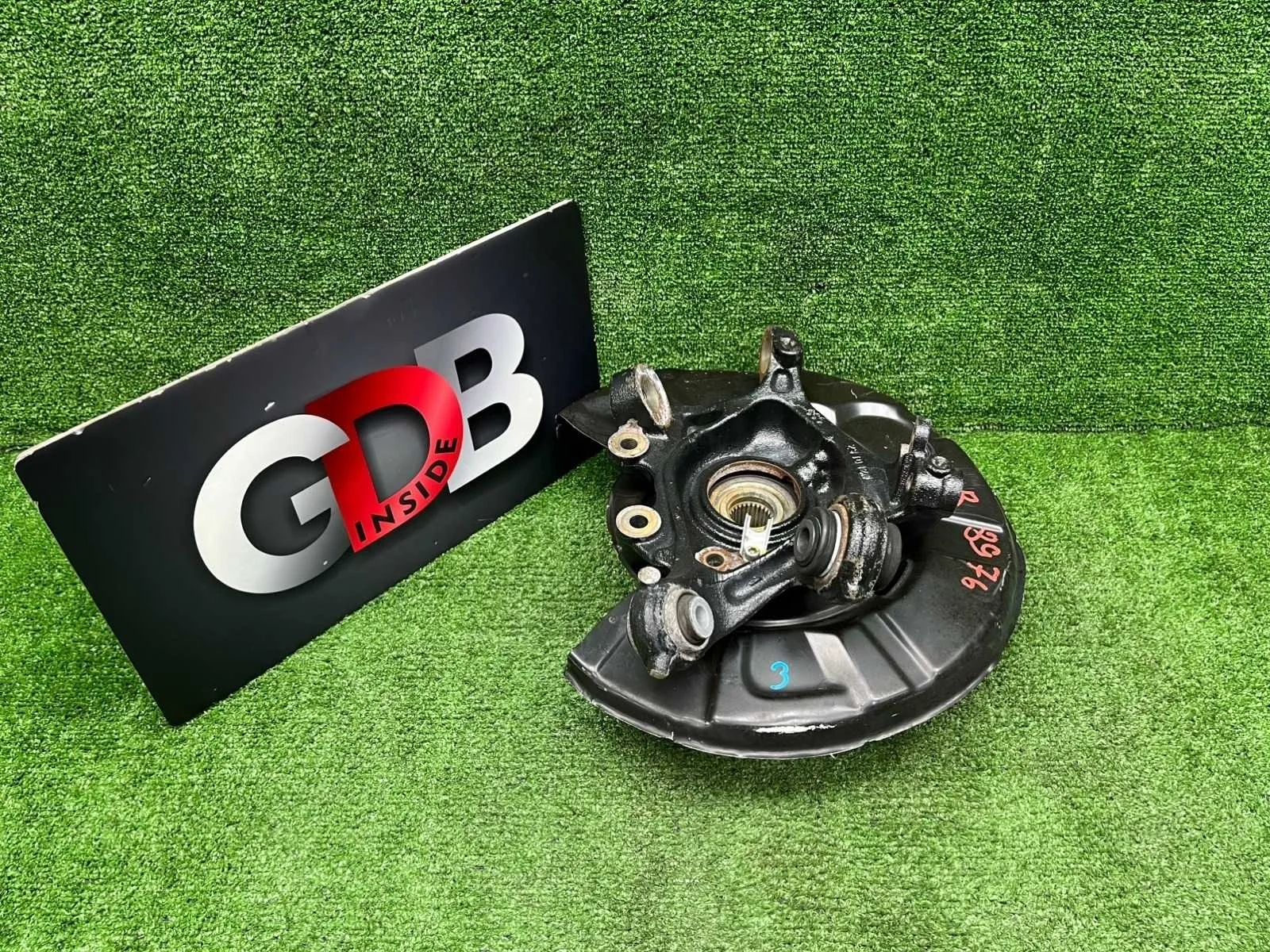 Кулак поворотный BMW 3 series 2013 33326792524 F30 N20B20B, задний правый