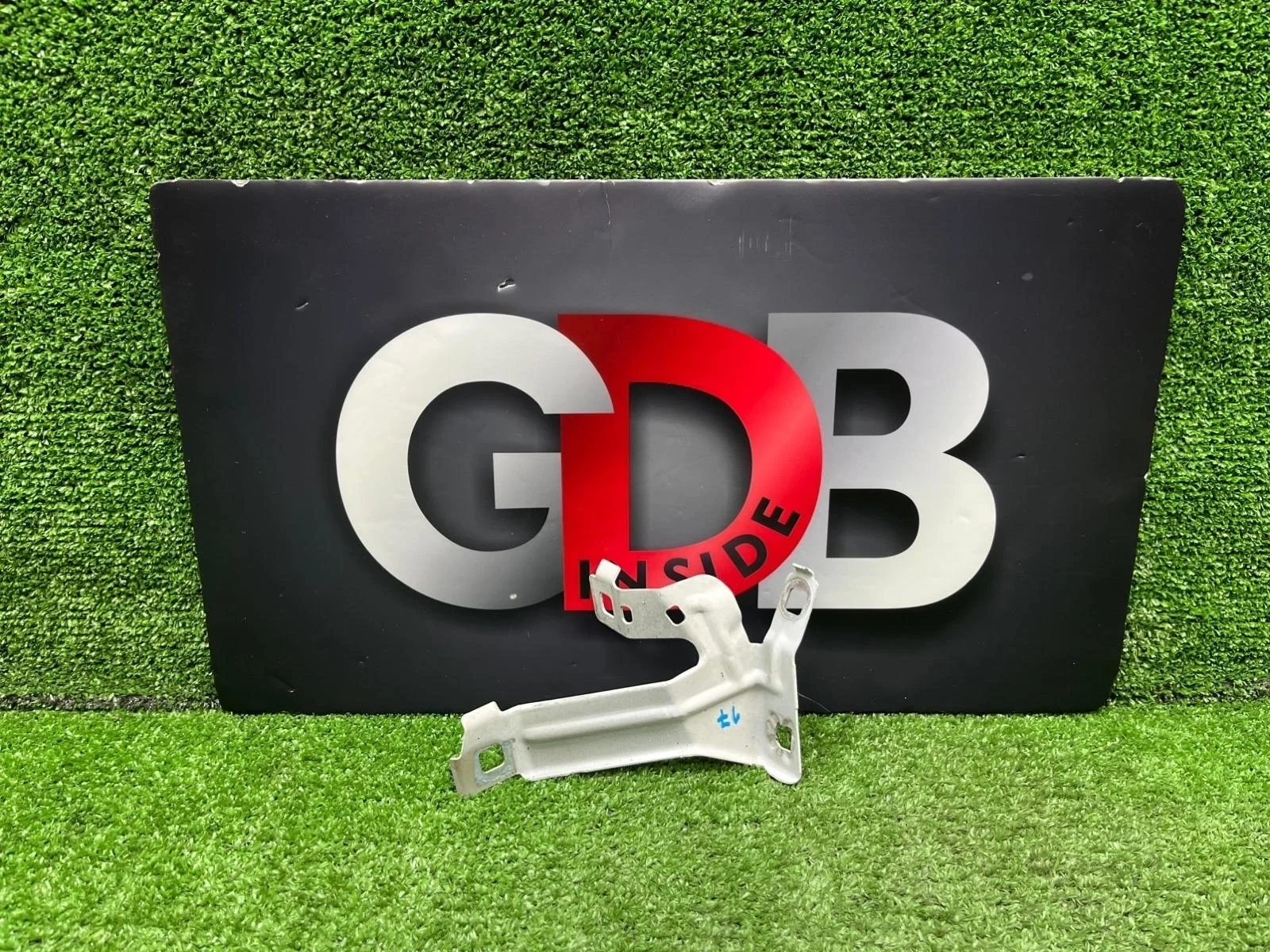 Кронштейн крыла BMW 3 series 2013 41357298037 F30 N20B20B, передний левый