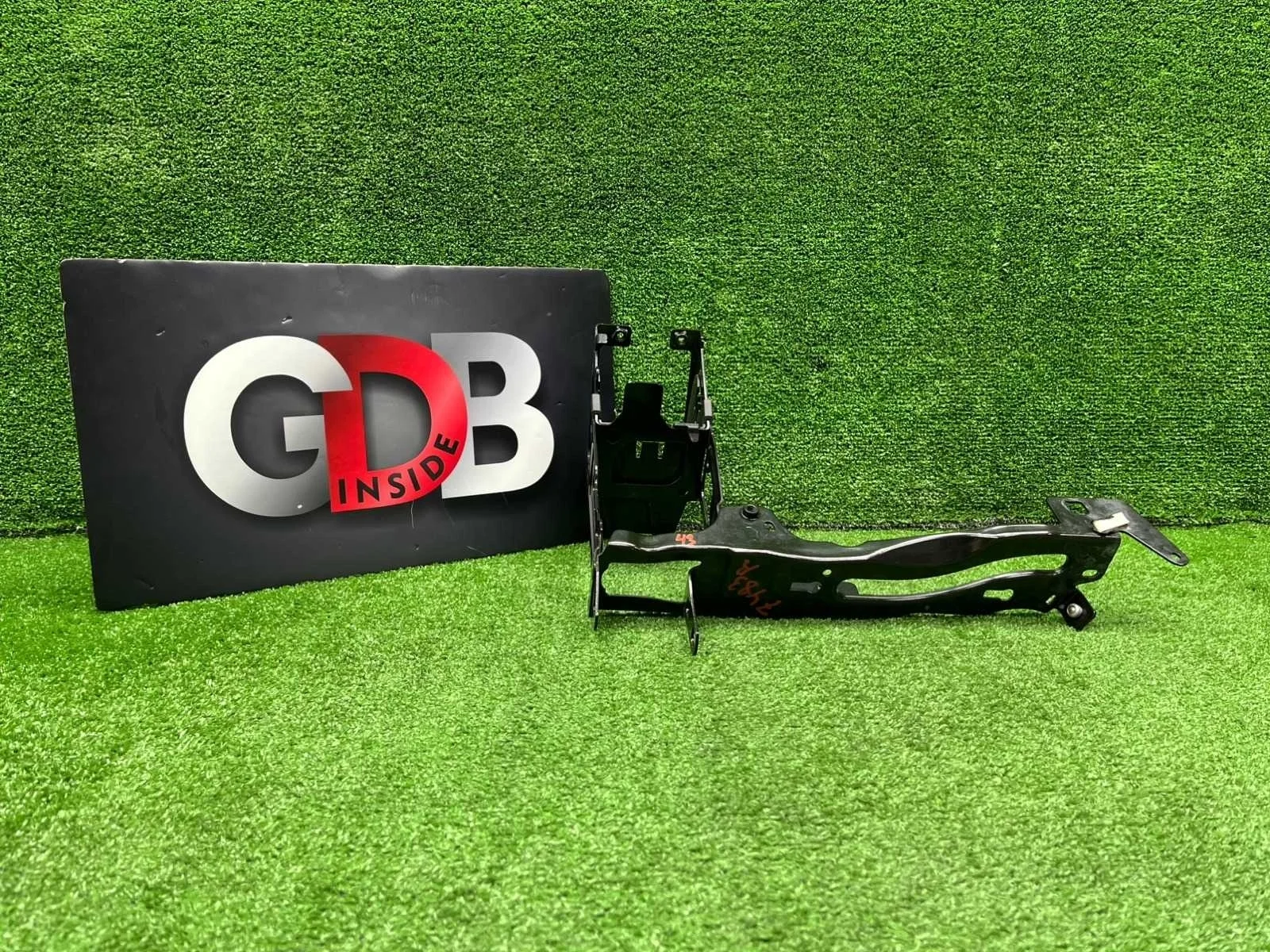 Кронштейн фары Bmw 3 Series 29.10.2012 51647245792 F30 N20B20B, передний правый