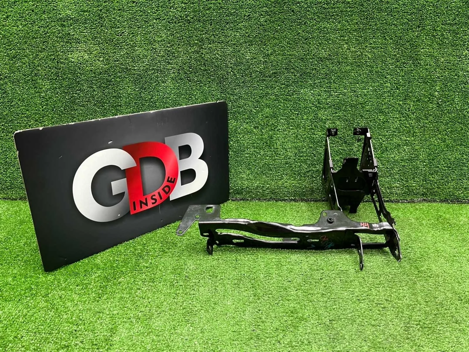 Кронштейн фары BMW 3 series 28.01.2013 51647245791 F30 N55B30A, передний левый