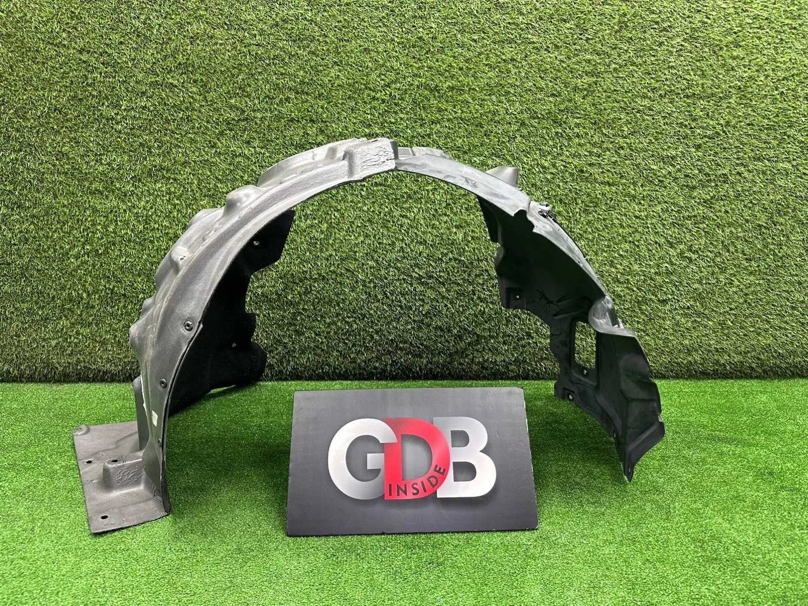 Подкрылок BMW 1 series 2013 51717260709 F20 N13B16A, передний правый