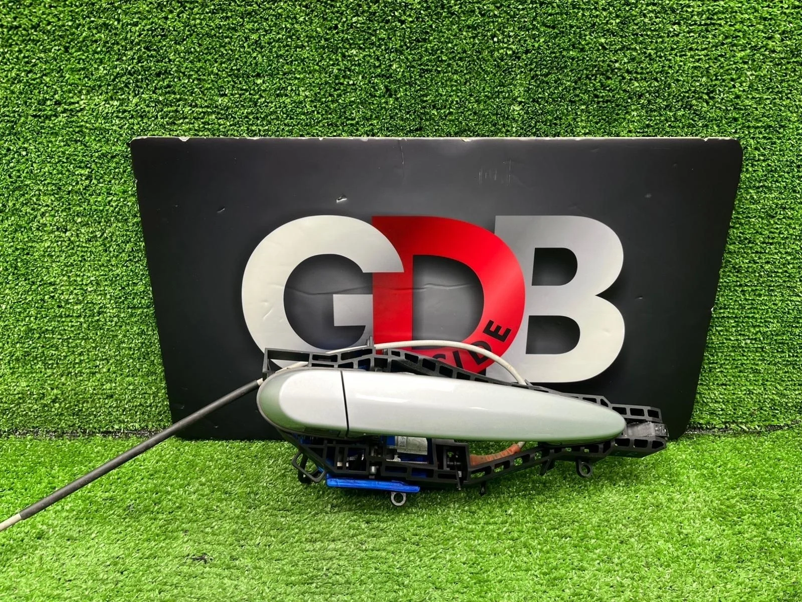 Ручка двери BMW 1 series 28.04.2012 51217242568 F20 N13B16A, задняя правая