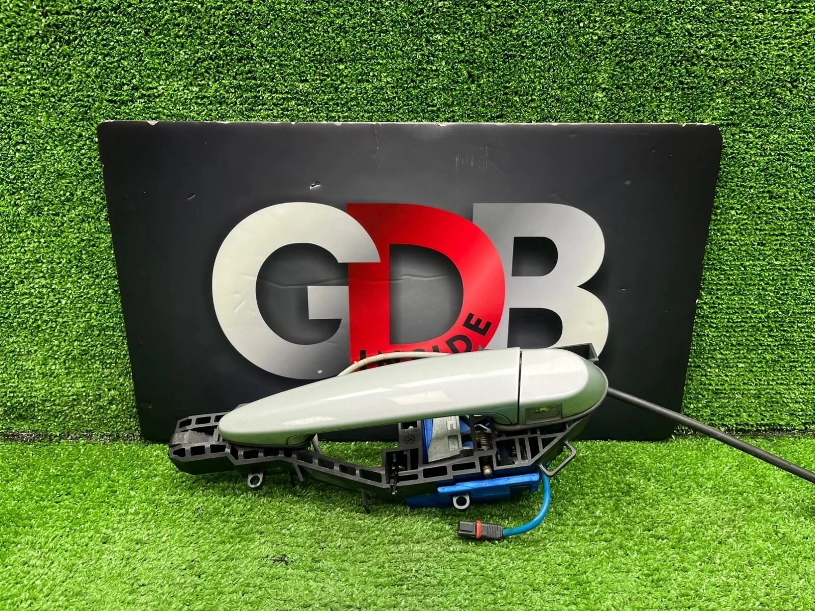 Ручка двери BMW 1 series 28.04.2012 51217242567 F20 N13B16A, задняя левая