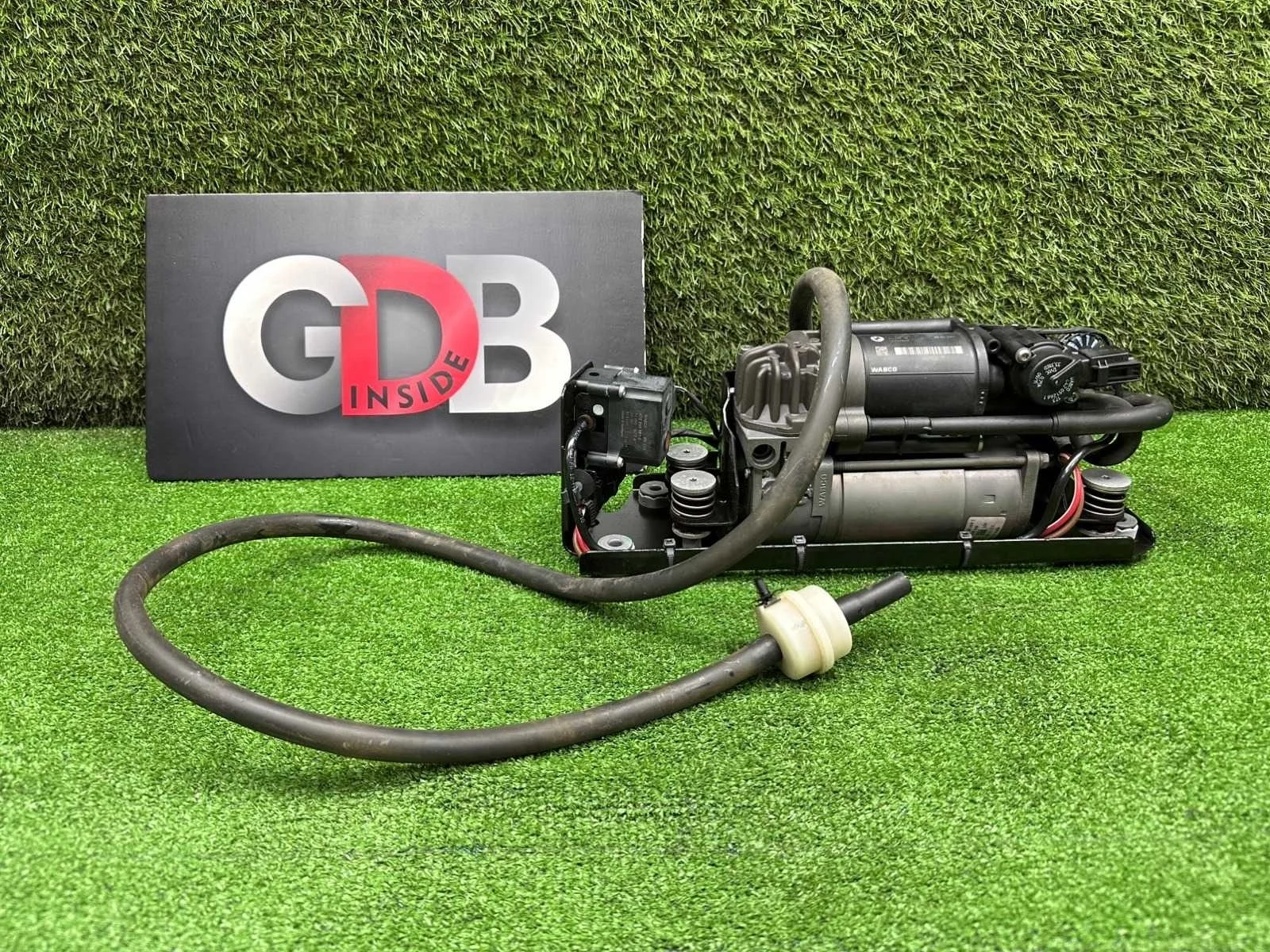 Компрессор подвески BMW 5 series 2011 37206875176 F11 N52B25AF