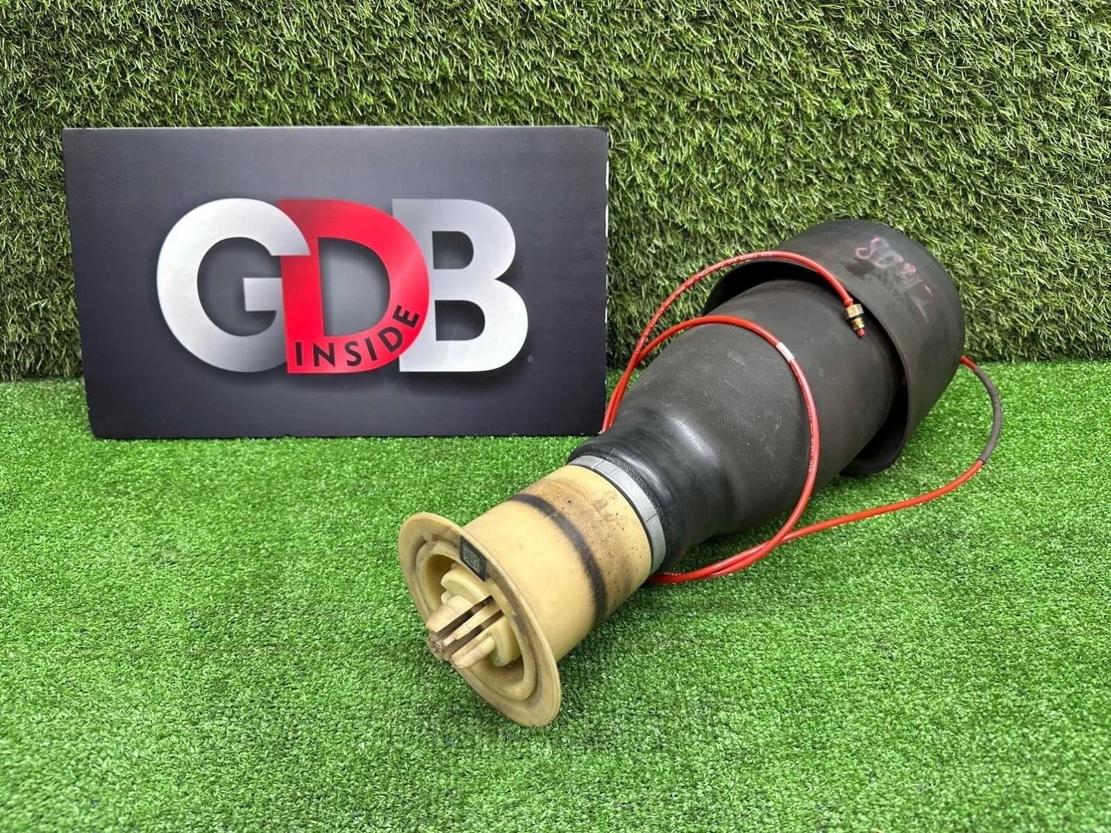 Пневмоподушка BMW 5 series 2011 37106781843 F11 N52B25AF