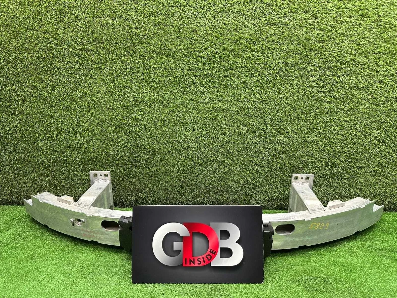 Усилитель бампера BMW 6 Series 2006 51117185487 E64 N62B48B, передний