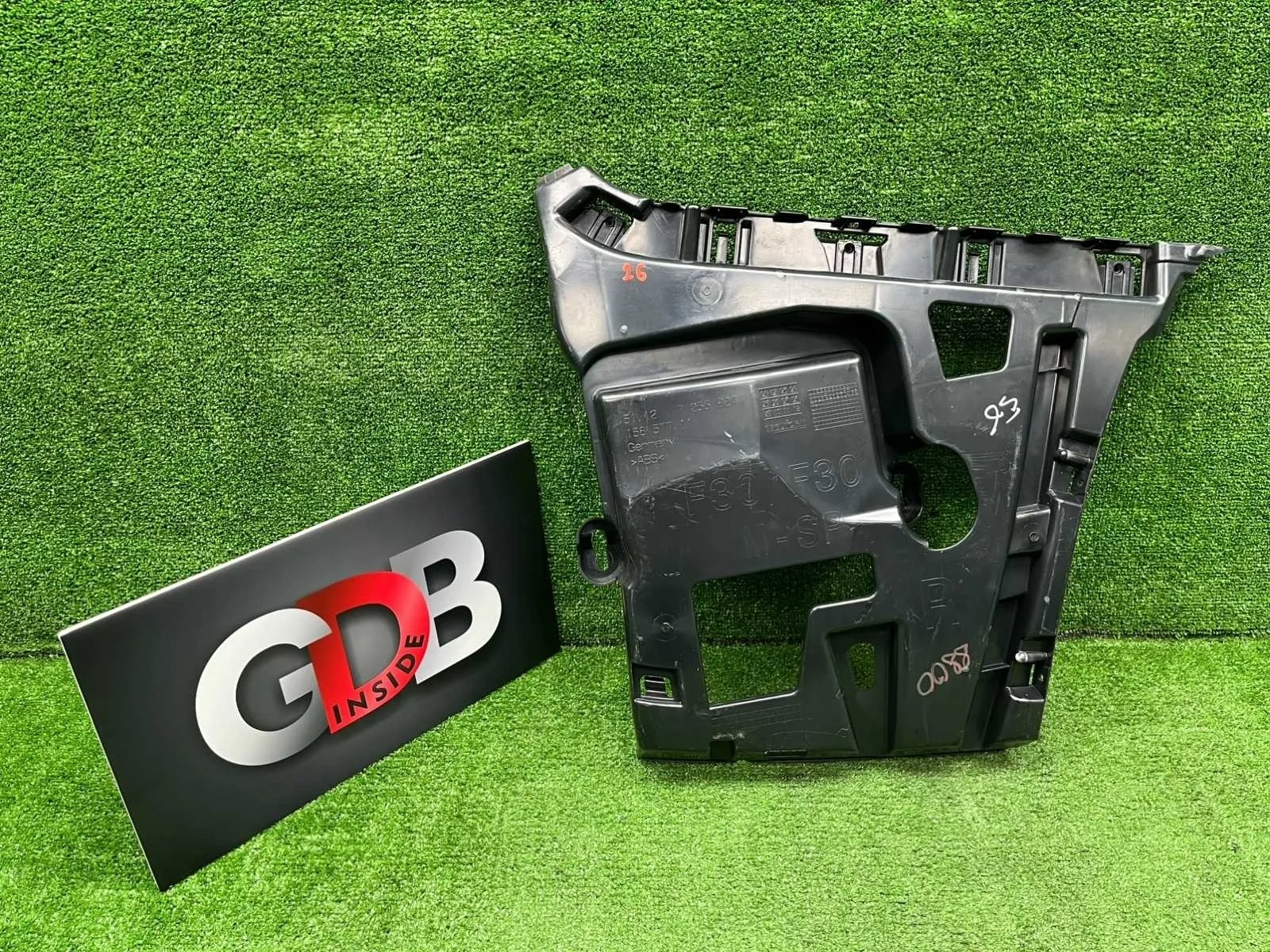 Кронштейн бампера BMW 3 series 28.01.2013 51127384466 F30 N55B30A, задний правый