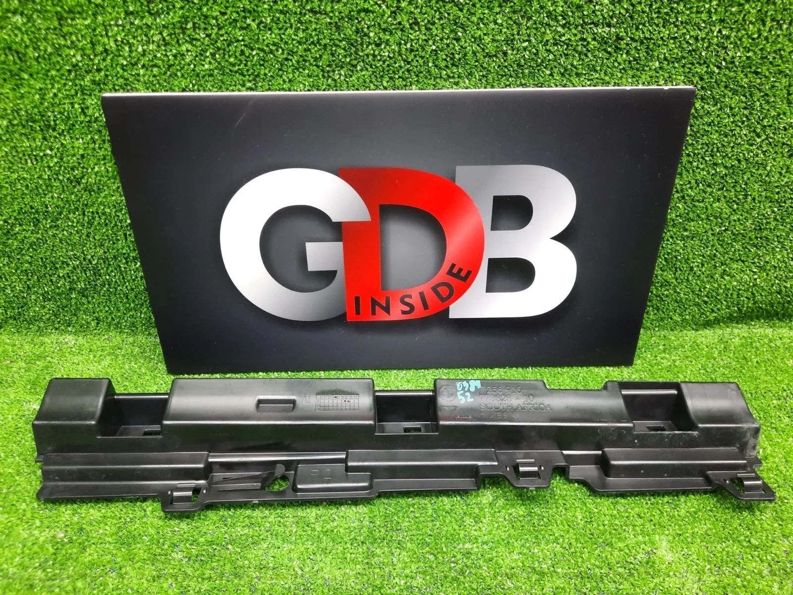 Кронштейн порога BMW 3 series 06.08.2013 51777256916 F30 N20B20B, правый