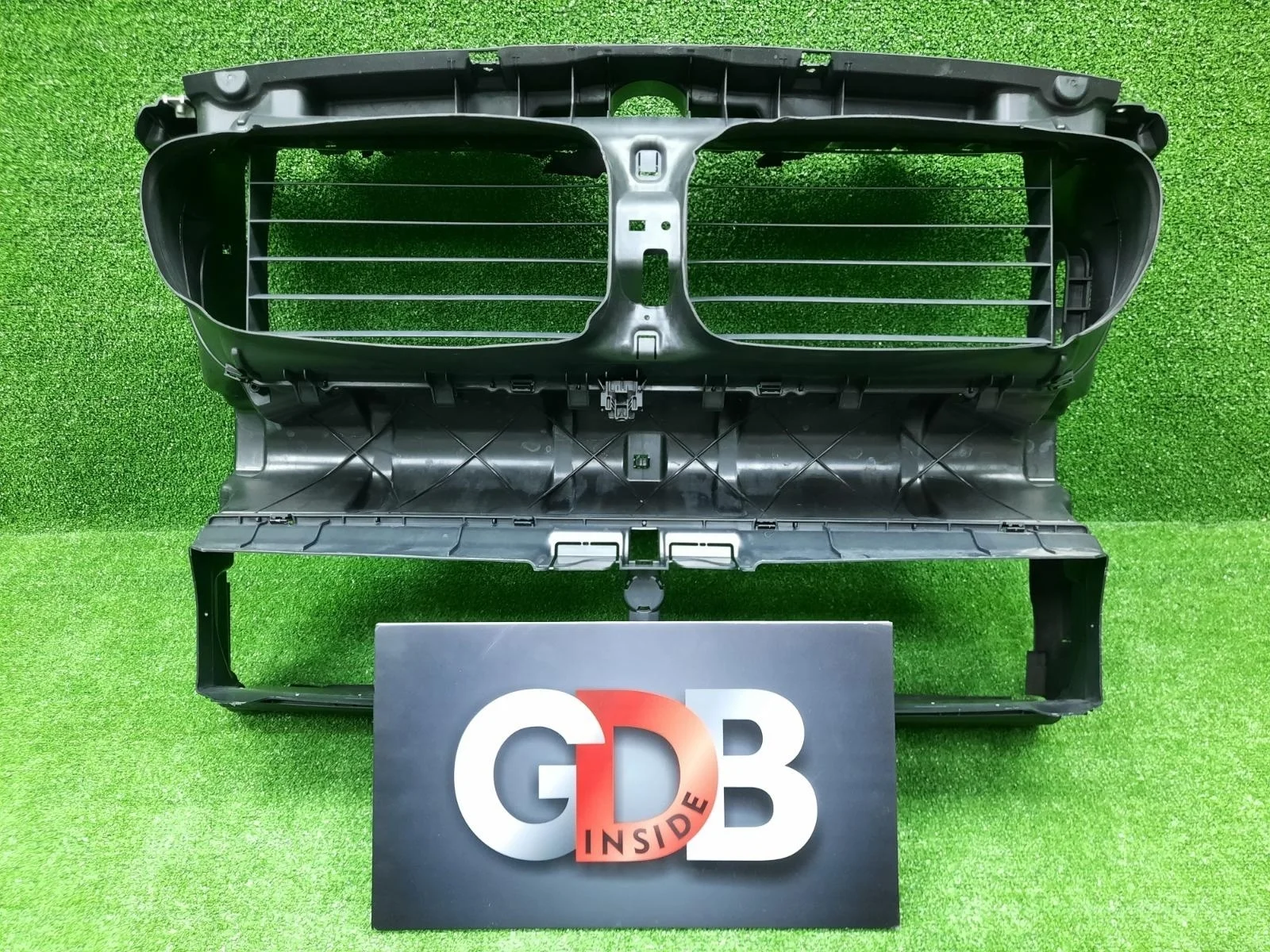 Воздуховод радиатора BMW 5 series 2011 51747200781 F11 N52B25AF, передний