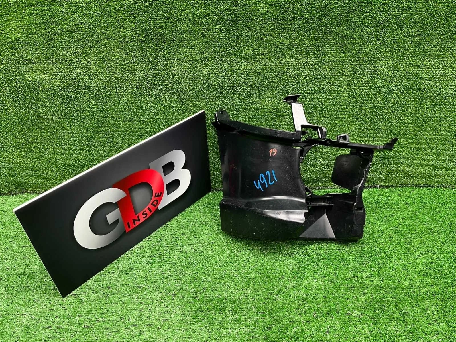 Кронштейн противотуманной фары BMW 3 series 2012 51117266198 F30 N20B20A, передний правый