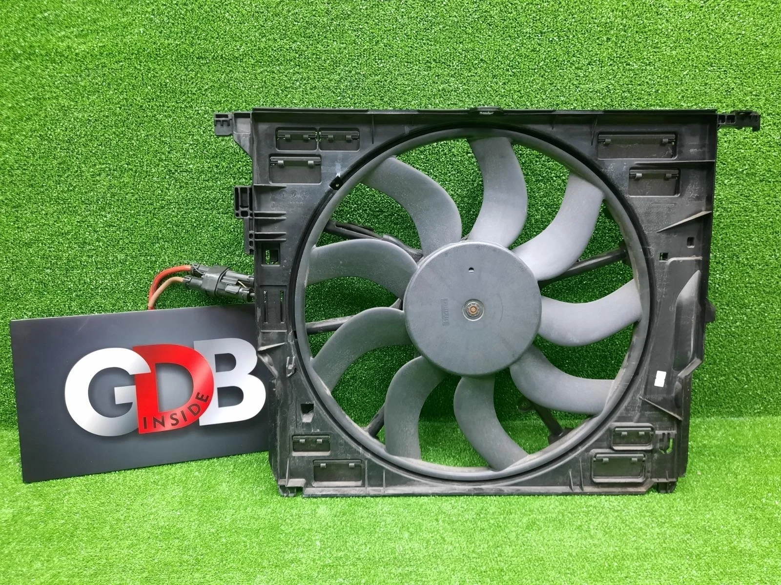 Вентилятор радиатора BMW 7 series 10.08.2012 17427647652 F01 N55B30A, передний