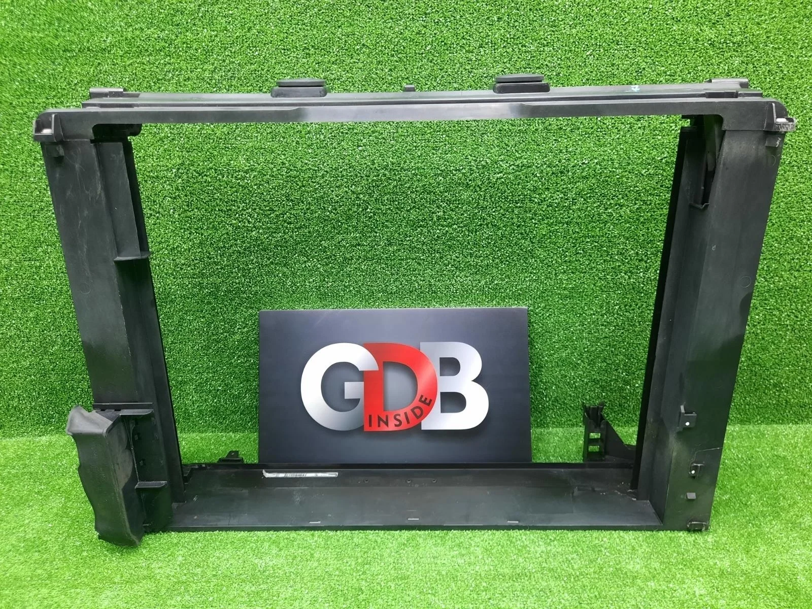 Рамка радиатора BMW 5 series 2011 17117573264 F11 N52B25AF, передняя